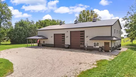 Other - 652 E Summer St, Paxton, IL 60957 photo 2 of 10