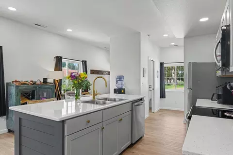 Kitchen - 652 E Summer St, Paxton, IL 60957 photo 5 of 8