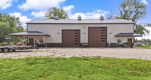 Exterior - 652 E Summer St, Paxton, IL 60957 photo 3 of 8