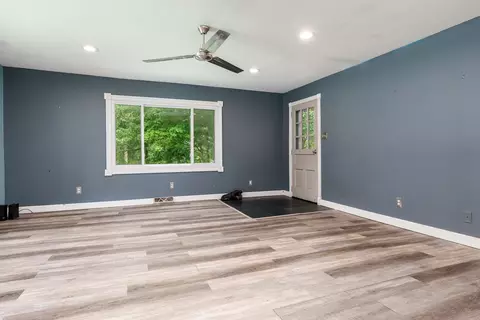 Living - 11371 Havenswood Rd, Roscoe, IL 61073 photo 5 of 5