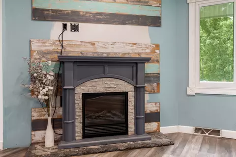 Living - 11371 Havenswood Rd, Roscoe, IL 61073 photo 3 of 5