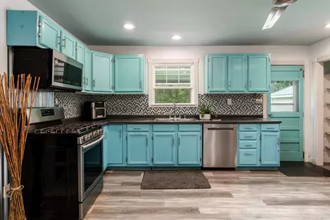 Kitchen - 11371 Havenswood Rd, Roscoe, IL 61073 photo 4 of 4