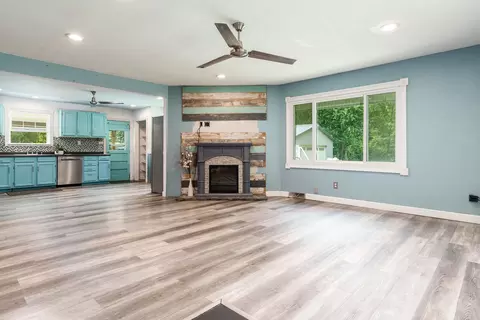 Living - 11371 Havenswood Rd, Roscoe, IL 61073 photo 1 of 5