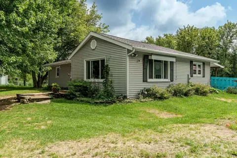 Exterior - 11371 Havenswood Rd, Roscoe, IL 61073 photo 3 of 23