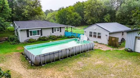Exterior - 11371 Havenswood Rd, Roscoe, IL 61073 photo 5 of 23