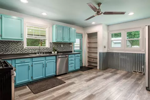Kitchen - 11371 Havenswood Rd, Roscoe, IL 61073 photo 1 of 4