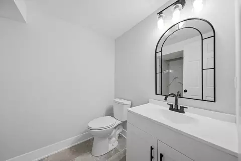 Bath - 1327 S Wolf Rd, Hillside, IL 60162 photo 2 of 3