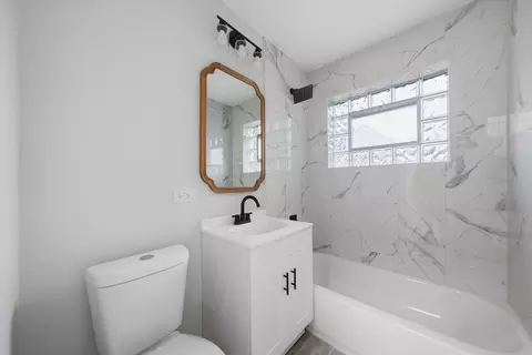 Bath - 1327 S Wolf Rd, Hillside, IL 60162 photo 1 of 3