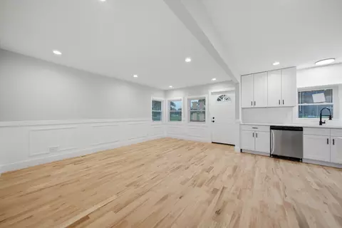 Living - 1327 S Wolf Rd, Hillside, IL 60162 photo 2 of 5