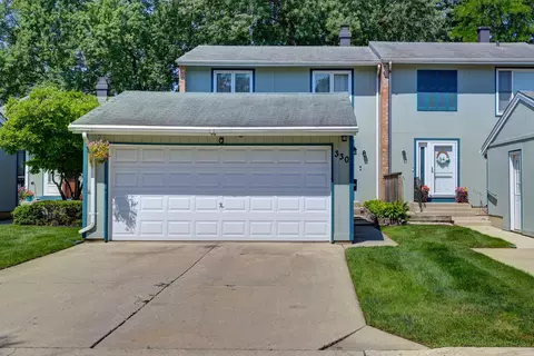 330 Elmwood Ln, Bloomingdale, IL 60108