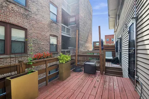 Exterior - 1007 E 61st St, Chicago, IL 60637 photo 2 of 4