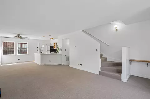 Living - 1007 E 61st St, Chicago, IL 60637 photo 5 of 9