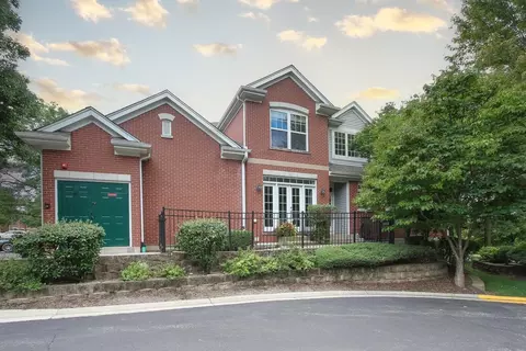 44 Lakebreeze Ct, Lake Zurich, IL 60047