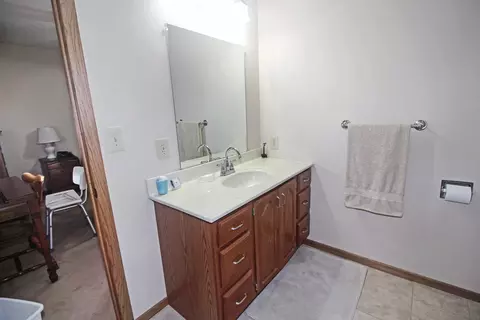 Bath - 716 Lara Rd, Normal, IL 61761 photo 3 of 4
