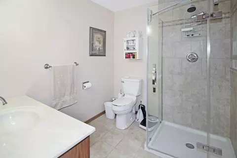Bath - 716 Lara Rd, Normal, IL 61761 photo 2 of 4