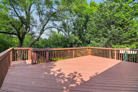Exterior - 730 Hillcrest Blvd, Hoffman Estates, IL 60169 photo 2 of 4