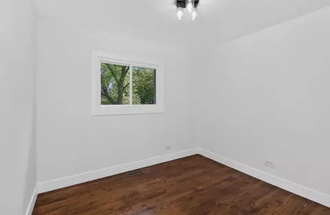 Bedroom - 730 Hillcrest Blvd, Hoffman Estates, IL 60169 photo 3 of 3