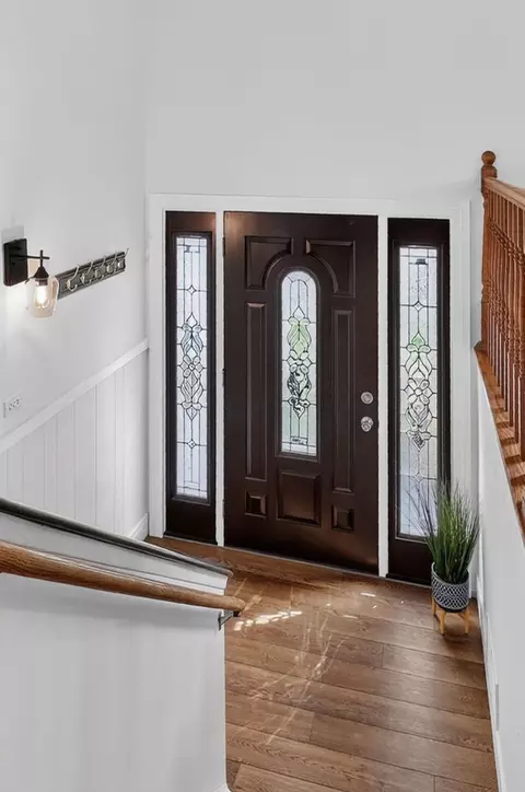 Entry Way - 730 Hillcrest Blvd, Hoffman Estates, IL 60169 photo 1 of 1