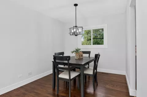 Dining - 730 Hillcrest Blvd, Hoffman Estates, IL 60169 photo 1 of 1