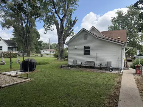 Exterior - 504 N Walnut St, Centralia, IL 62801 photo 6 of 8