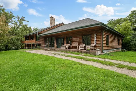 7673 Matznick Rd, Prophetstown, IL 61277