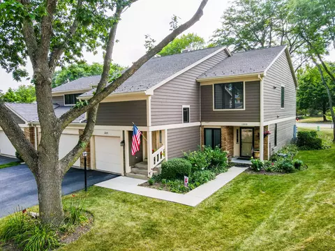 1211 Emerson Ln #1211, Libertyville, IL 60048