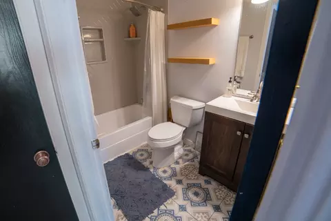 Bath - Undisclosed, Wheaton, IL 60189 photo 1 of 2