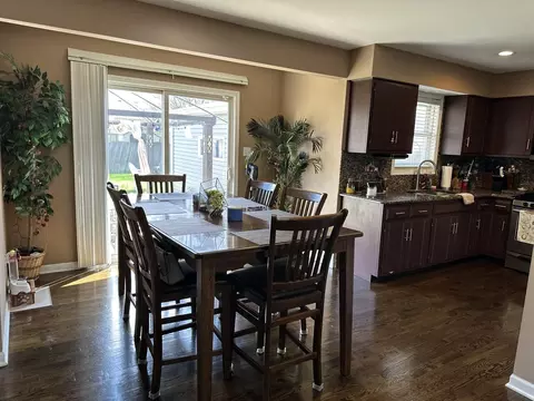 Dining - 6908 Townsend Blvd, Plainfield, IL 60586 photo 1 of 1