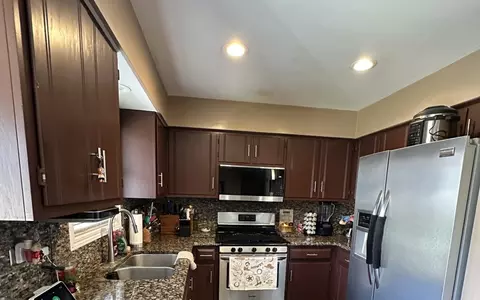 Kitchen - 6908 Townsend Blvd, Plainfield, IL 60586 photo 1 of 1