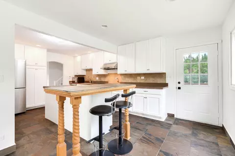 Kitchen - 4425 Thornbark Ct, Hoffman Estates, IL 60192 photo 3 of 3