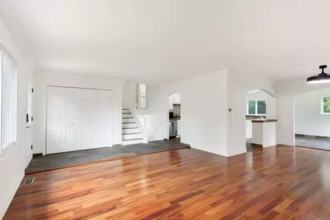 Living - 4425 Thornbark Ct, Hoffman Estates, IL 60192 photo 2 of 4