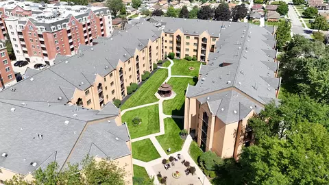 7410 W Lawrence Ave #217, Harwood Heights, IL 60706