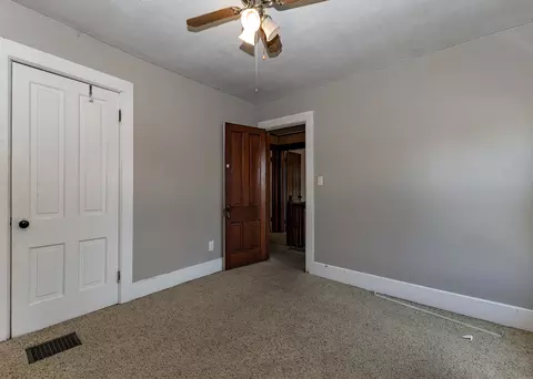 Bedroom - 916 7th St, Fulton, IL 61252 photo 3 of 10