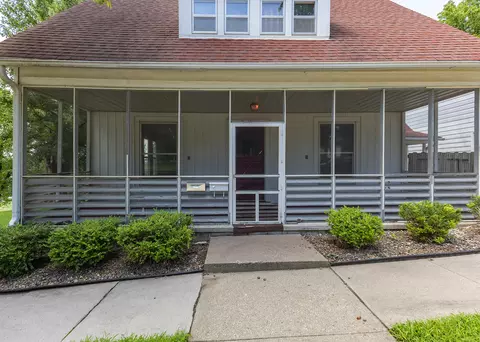 Exterior - 916 7th St, Fulton, IL 61252 photo 4 of 8