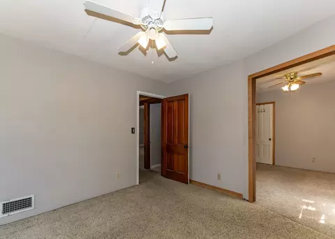 Bedroom - 916 7th St, Fulton, IL 61252 photo 8 of 10