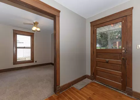 Entry Way - 916 7th St, Fulton, IL 61252 photo 1 of 1