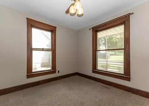 Bedroom - 916 7th St, Fulton, IL 61252 photo 1 of 10