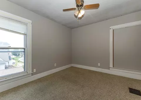 Bedroom - 916 7th St, Fulton, IL 61252 photo 2 of 10