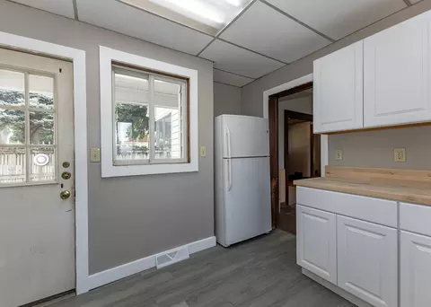 Kitchen - 916 7th St, Fulton, IL 61252 photo 3 of 4