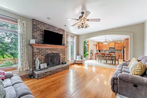 Living - 5207 Warren Ave, Hillside, IL 60162 photo 3 of 3