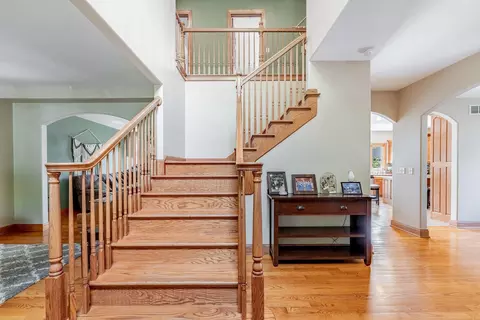 Entry Way - 5207 Warren Ave, Hillside, IL 60162 photo 1 of 4