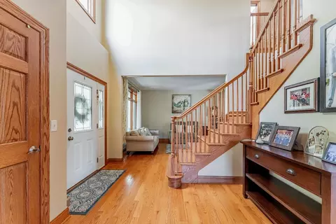 Entry Way - 5207 Warren Ave, Hillside, IL 60162 photo 2 of 4