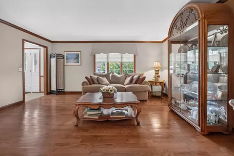 Living - 505 Wellesley Dr, Normal, IL 61761 photo 2 of 4