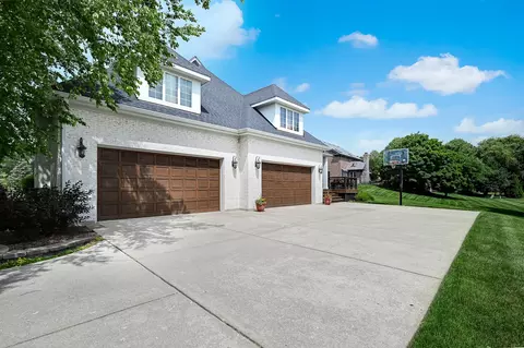 6430 Manor Dr, Burr Ridge, IL 60527 photo 3