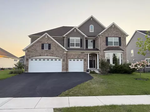 Exterior - 3589 Emerald Rd, Elgin, IL 60124 photo 4 of 7