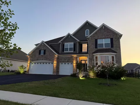 Exterior - 3589 Emerald Rd, Elgin, IL 60124 photo 3 of 7