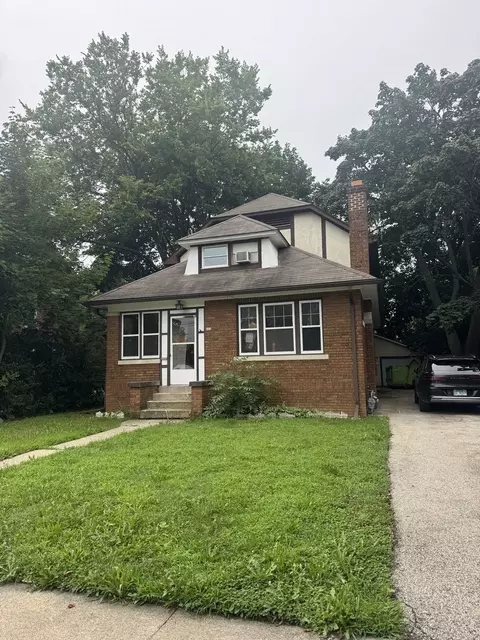 621 W Keith Ave, Waukegan, IL 60085