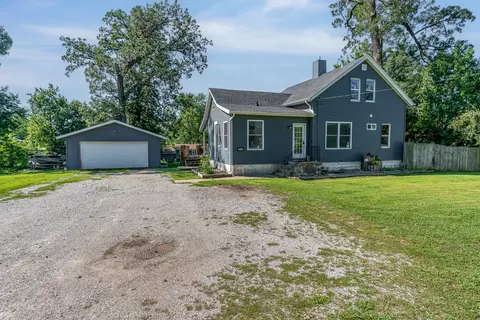 1821 Central Ave, Bettendorf, IA 52722