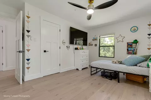 Bedroom - 107 E Jefferson Ave, Wheaton, IL 60187 photo 4 of 5