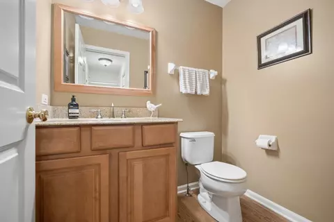 Bath - 2105 Bent Tree Dr, Geneva, IL 60134 photo 1 of 4